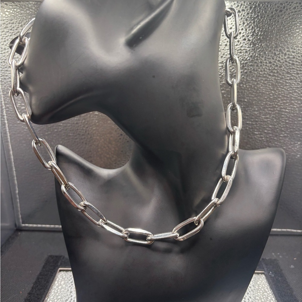 Elegant Silver Chain Necklace - Picture 2 of 3
